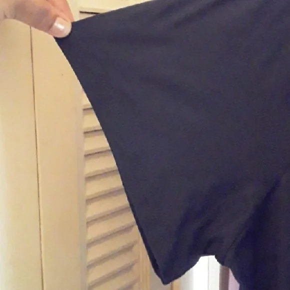 NWOT Navy Blue Graphic Tee with Salty Design - Picture 5 of 6